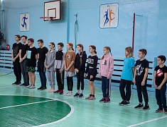 В школе № 15 прошли соревнования по скалолазанию