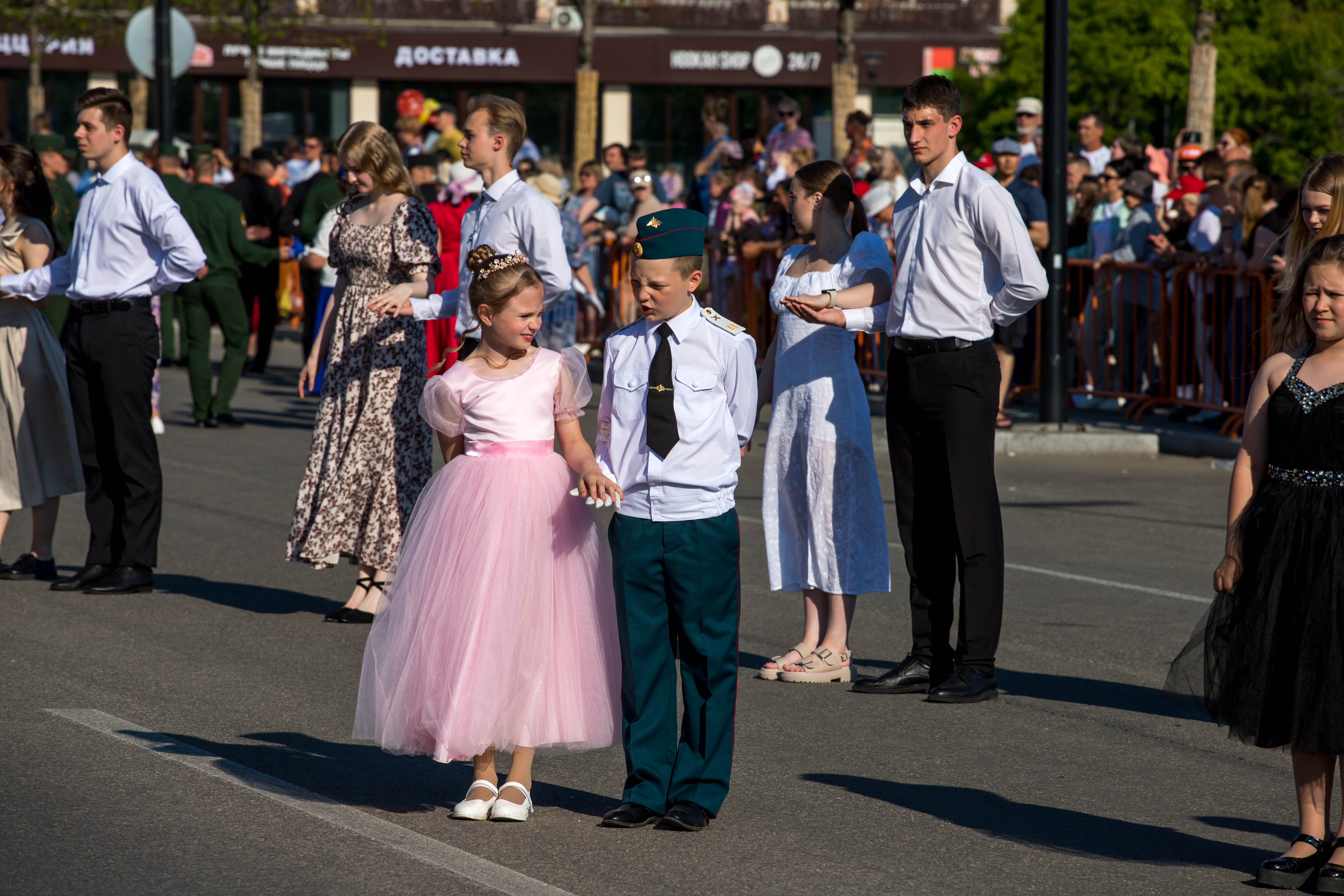 Бал цветов и Семейный бал украсили Благовещенск