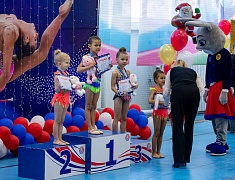 В Благовещенске прошли соревнования по художественной гимнастике "Новогоднее конфетти 2022"