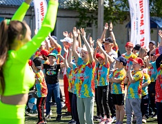Забег «Я могу» собрал на стадионе «Юность» сотню ребят с ограниченными возможностями здоровья