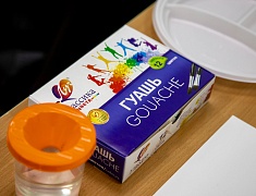 В Амурском медколледже прошел мастер-класс по рисованию для участников проекта «Целебная магия цвета»