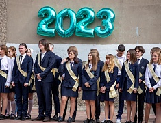 Во всех школах Благовещенска прозвенели последние звонки