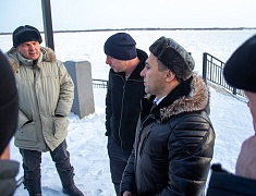 Темпы работ по возведению берегоукрепления Амура и Зеи оценили мэр амурской столицы Олег Имамеев