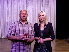 Знаки «50 лет Байкало-Амурской магистрали» вручили благовещенцам