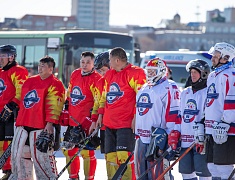 Соревнования по хоккею в рамках Международного российско-китайского фестиваля зимних видов спорта