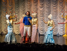 Предновогодний спектакль "Потерянная туфелька"