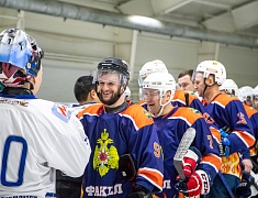 Соревнования по хоккею памяти Героя России Владимира Барахтенко прошли на стадионе «Спартак»