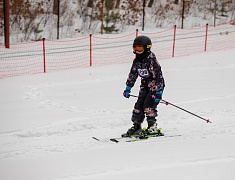В Благовещенске прошло первенство города по горным лыжам и сноуборду, посвящённое памяти выпускника ДВОКУ, Героя России Ковтуна Андрея
