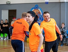 В Благовещенске депутаты, сотрудники мэрии и прокуратуры сыграли в волейбол