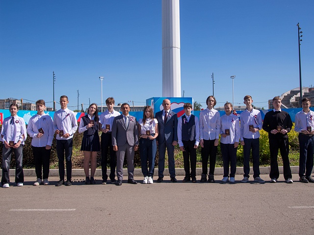 Благовещенские школьники в День России получили первые паспорта