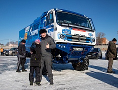 Автомобильные гонки в рамках Международного российско-китайского фестиваля зимних видов спорта
