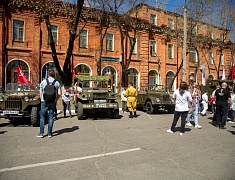 В Благовещенске спортсмены пробежали «Эстафету побед»