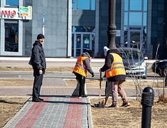 Мэр Олег Имамеев проконтролировал уборку благовещенских улиц и набережной 