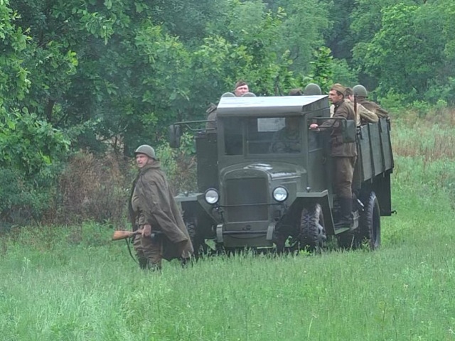 Взрывы и стрельба из автоматов: благовещенцы представили реконструкцию Сталинградской битвы
