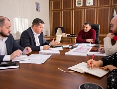 Ход строительства крупнейшего в Благовещенске объекта обсудили на совещании в городской администрации