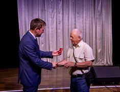 Знаки «50 лет Байкало-Амурской магистрали» вручили благовещенцам