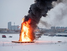 На площади Ленина и набережной Амура прошли народные гуляния в честь масленицы
