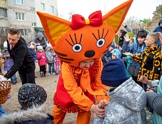 Торжественное открытие обновленного двора на ДОС, 18