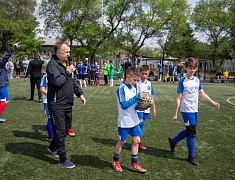 На базе стадиона гимназии №1 стартовали «Футбольные каникулы»