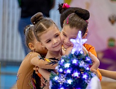 В Благовещенске прошли соревнования по художественной гимнастике "Новогоднее конфетти 2022"