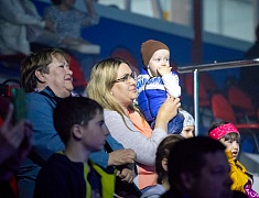 Юные благовещенские фигуристы представили программу «Помним сердцем», посвященную Дню Победы