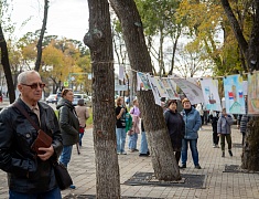 В амурской столице праздничной программой открыли сквер водников