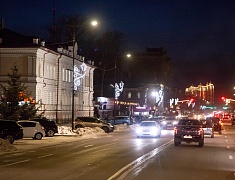 Мэр Олег Имамеев провёл выездное совещание по новогоднему оформлению города