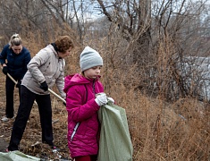 «Город берегу»: жители Благовещенска массово вышли на субботник