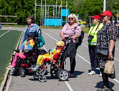 Забег «Я могу» собрал на стадионе «Юность» сотню ребят с ограниченными возможностями здоровья