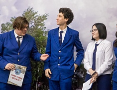 Специалисты управления по развитию потребительского рынка и услуг провели для десятиклассников конкурс КВН