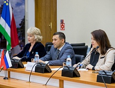 Мэр Благовещенска Олег Имамеев встретился с главой Народного Правительства района Айгунь Сун Цютянь