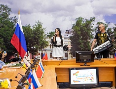 Накануне Дня работника торговли в Благовещенске чествовали руководителей, продавцов, менеджеров и официантов