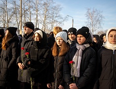 Мемориальную доску в память о герое СВО открыли в школе №10 Благовещенска