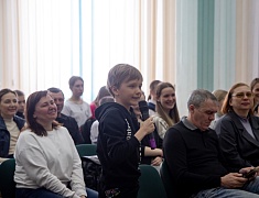 Трёхкратная Олимпийская чемпионка Юлия Чепалова поделилась историей побед и мотивацией с благовещенскими школьниками и спортсменами