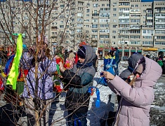 Благовещенцы проводили зиму блинами и хороводами