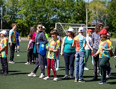 Забег «Я могу» собрал на стадионе «Юность» сотню ребят с ограниченными возможностями здоровья