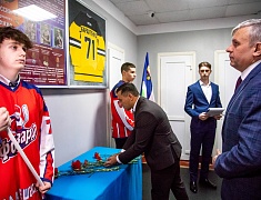 В спортивной школе №3 Благовещенска открыли уголок памяти Героя России Владимира Барахтенко