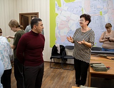 Мэр Благовещенска Олег Имамеев побывал на "Фабрике для своих"