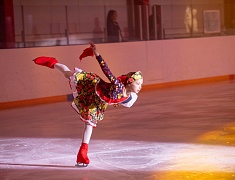 Ледовое шоу «Вальс Победы»