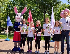 Более 30 спортсменов Благовещенска наградили знаками ГТО