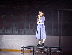 Юные благовещенские фигуристы представили программу «Помним сердцем», посвященную Дню Победы