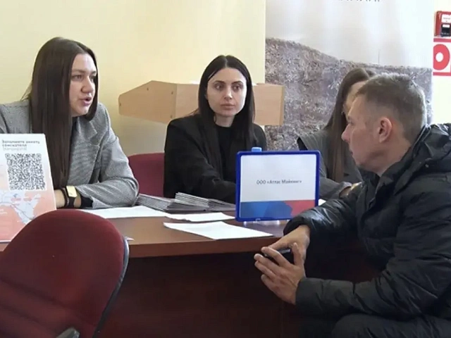 От адресной помощи до новой профессии: в Благовещенске выстроена единая система помощи бойцам СВО и их семьям