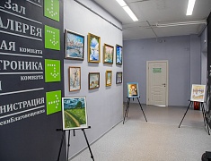 Выставка работ членов клуба «Живопись в третьем возрасте» Ассоциации пожилых людей открыла свои двери в «Чеховке»