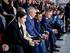 Арену «Гагарин лед» открыли в Благовещенске ледовым шоу