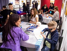  В Благовещенске впервые прошел вечер встречи семей участников СВО и меценатов