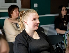 Беременным благовещенкам рассказали о пользе аэробики, о питании и воспитании