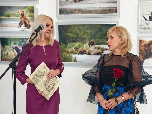 Благовещенцев приглашают на выставку Натальи Поспеловой