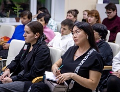 Московский писатель презентовал в Благовещенске книги про СВО