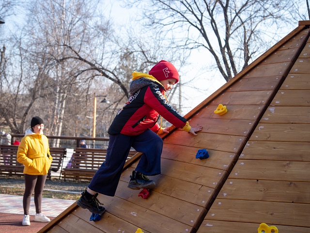 В Плодопитомнике открыли новую общественную территорию