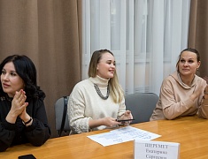 Мэр Благовещенска Олег Имамеев наградил победителей и участников конкурса «Город в праздничном наряде»